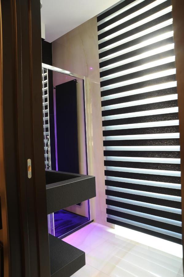 פויג'ה Muro Torto Suite - Struttura Sanificata Giornalmente Con Ozono E Prodotti Specifici Conformi Al Decalogo Del Ministero Salute - Personale Sottoposto A Test Sierologico Periodicamente מראה חיצוני תמונה