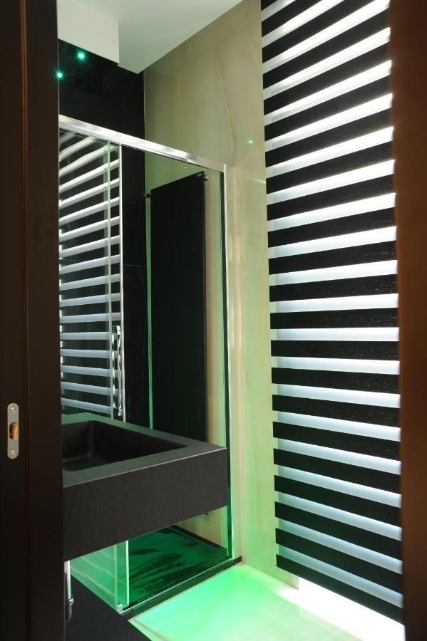 פויג'ה Muro Torto Suite - Struttura Sanificata Giornalmente Con Ozono E Prodotti Specifici Conformi Al Decalogo Del Ministero Salute - Personale Sottoposto A Test Sierologico Periodicamente מראה חיצוני תמונה