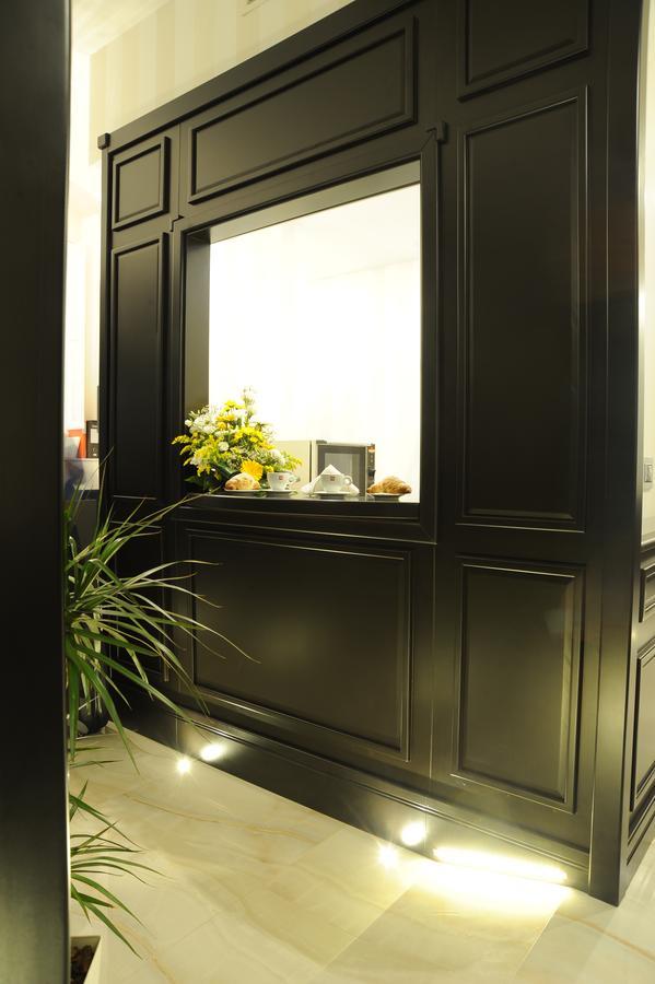 פויג'ה Muro Torto Suite - Struttura Sanificata Giornalmente Con Ozono E Prodotti Specifici Conformi Al Decalogo Del Ministero Salute - Personale Sottoposto A Test Sierologico Periodicamente מראה חיצוני תמונה